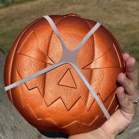 NEW Akcam Turkish Glass Set of 4 Plates 8” Black Orange Jack-o-lantern Pumpkins - Picture 3 of 4